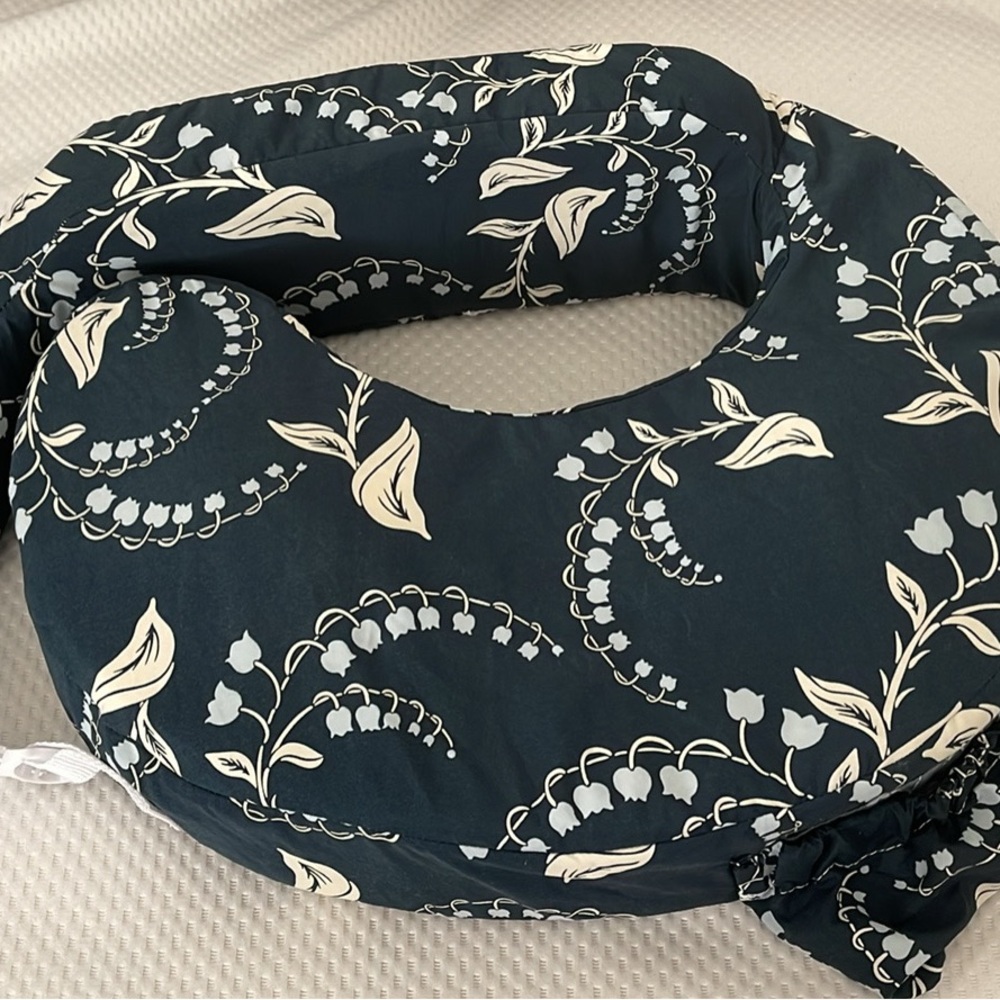 My Brest Friend Nursing Pillow